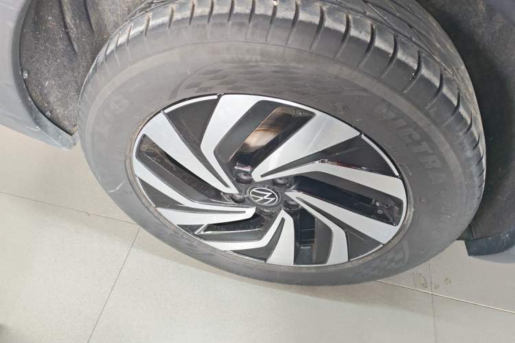 Used Volkswagen Tiguan L 2023 330TSI Automatic Two-Wheel Drive Smart Edition Right Rear Wheel Hub