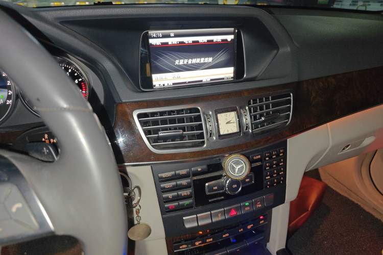 Used Mercedes-Benz E-Class 2014 E 260 L Luxury Model Audio And AC Panel