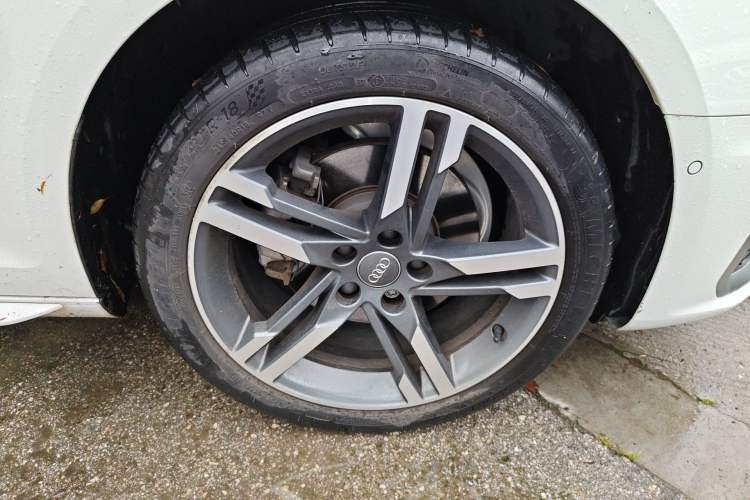 Used Audi A4L 2020 40 TFSI Luxury Dynamic Model Right Front Wheel Hub