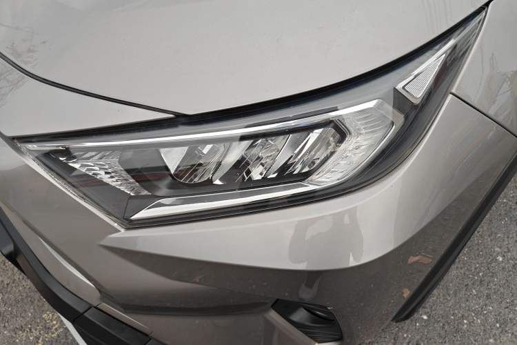 Used Toyota RAV4 2022 Dual-Engine 2.5L E-CVT Two-Wheel Drive Elite Edition