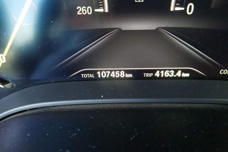 Used BMW 5 Series 2018 525Li Luxury Package Odometer Close Up