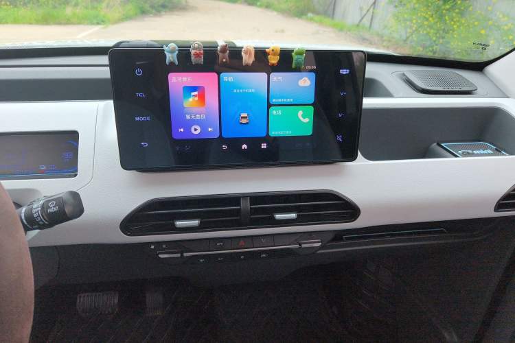 Used Geely Galaxy Panda 2023 Panda Mini 200km Dynamic Bear Audio And AC Panel