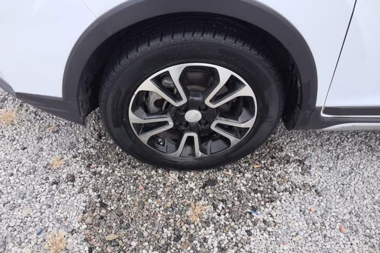 Used Geely Auto Vision X3 2017 1.5L Automatic Elite Model Left Front Wheel Hub