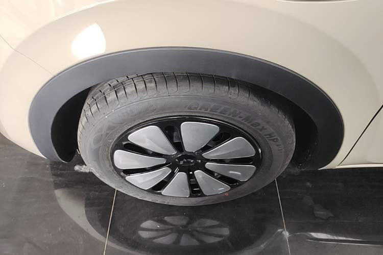 Used Wuling Bingo 2025 333 km Enjoyment Version Left Front Wheel Hub