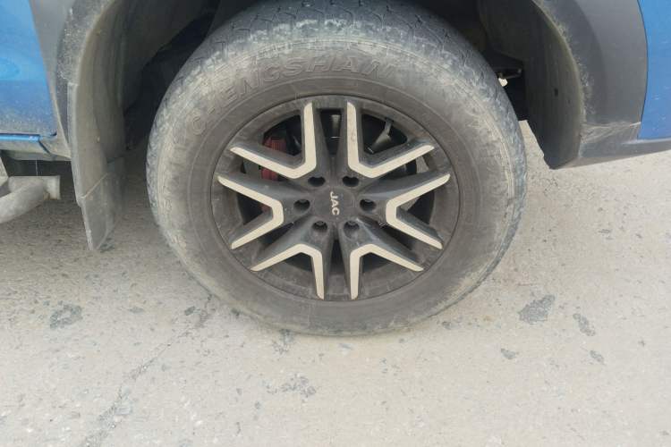 Used JAC Group T8 2022 2.0T PRO Diesel Two-Wheel Drive SharpDrive Version with Dual HFC4DB2-2E
