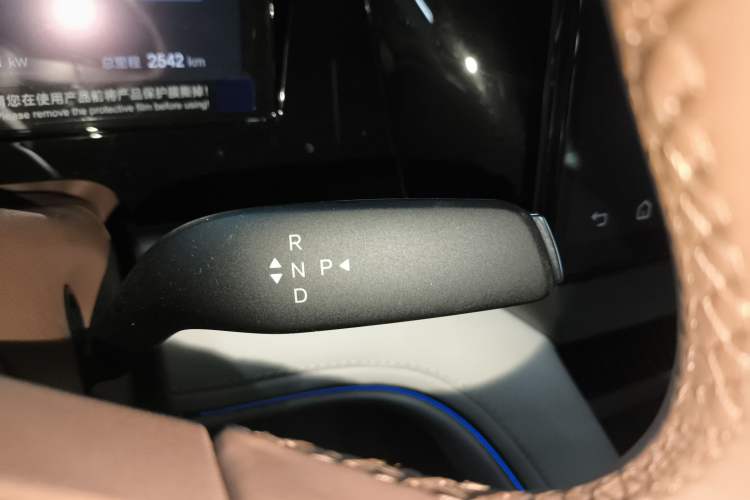 Used BYD Xia 2025 DM-i 1.5T 180km Excellence Model Gear Lever