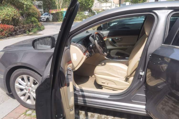 Used Roewe 950 2012 2.4L Luxury Edition
