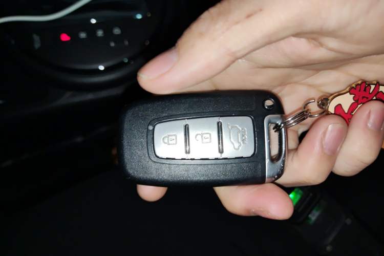 Used Kia Sportage R 2012 2.0L Automatic Two-Wheel Drive GLS
