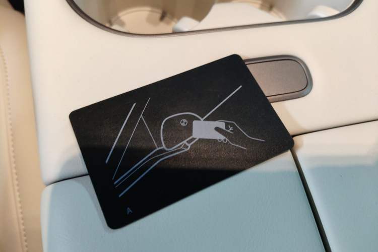 Used Li Auto i6 2025 Model Two-Wheel-Drive Standard Type
