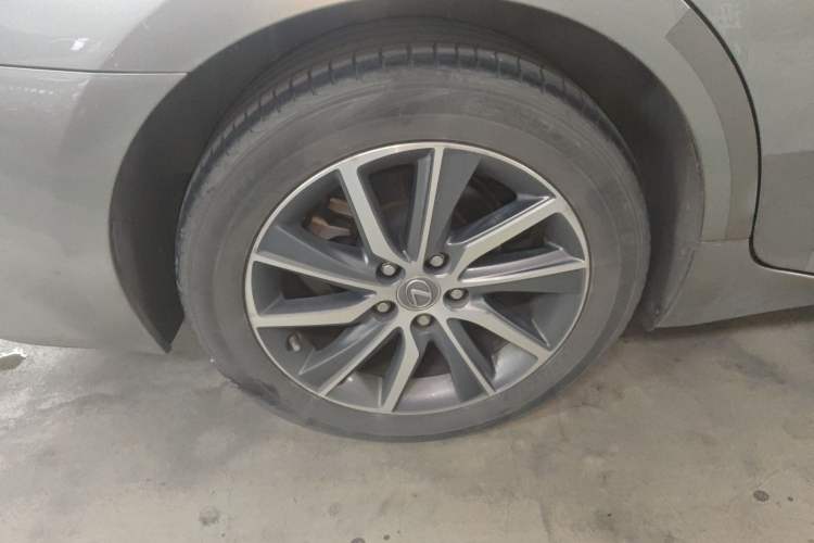 Used Lexus ES 2015 300h Comfort Edition