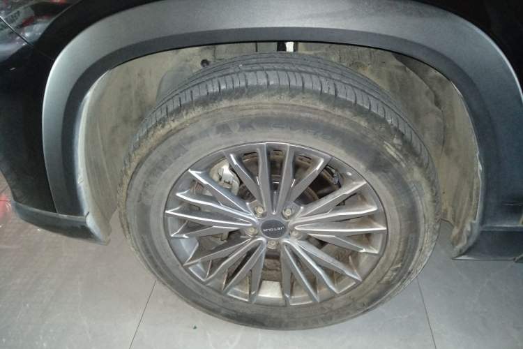 Used JETOUR X90 PLUS 2023 Revised Version 1.5T Manual Country House Style 5 Seats
