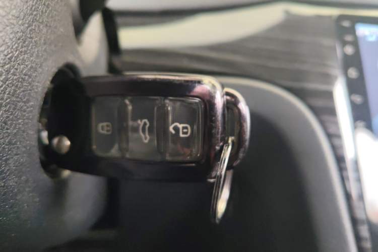 Used Volkswagen Lavida 2013 Revised Classic 1.6L Automatic Fashion Edition Vehicle Key