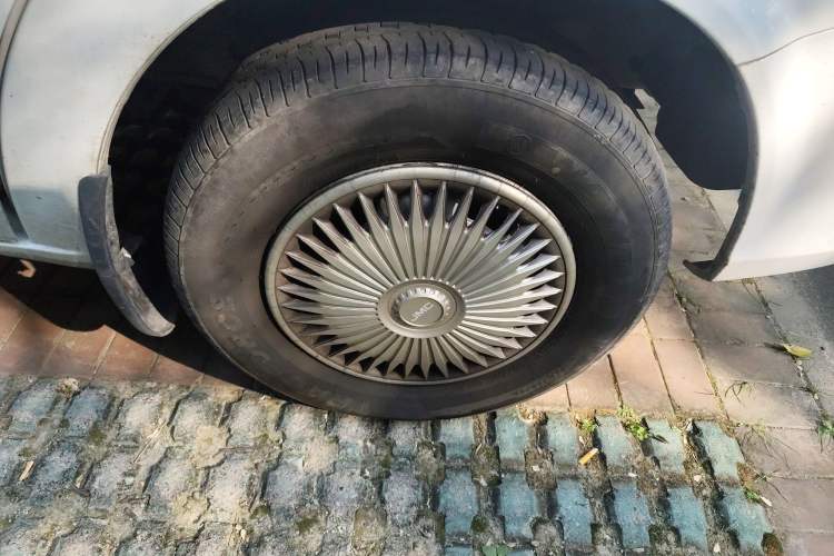 Used JMC Fushun 2023 2.0T Automatic Short-Wheelbase Mid-Height Commercial Multi-Purpose Passenger Vehicle 5 Seats