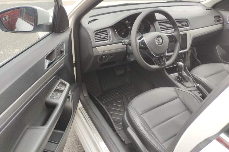 Used Volkswagen Lavida 2015 1.6L Automatic Comfort Edition