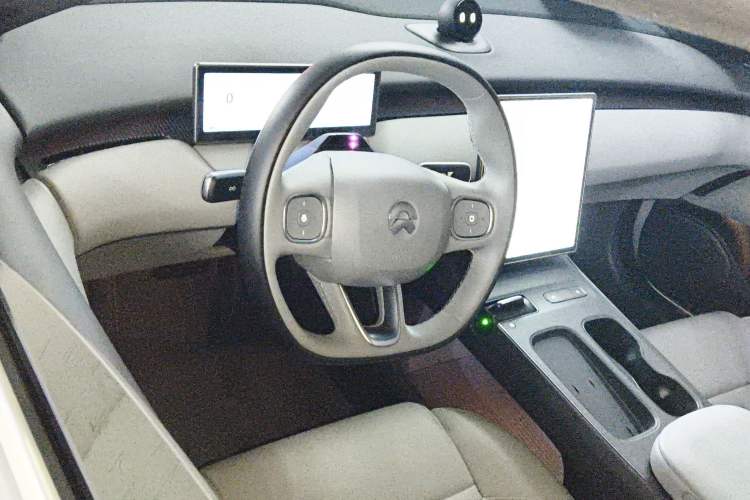 Used Nio ET5T 2024 75kWh Touring Center Console