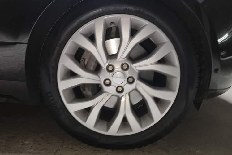 Used Land Rover Range 2016 5.0 SC V8 AB Prestige Extended Version
