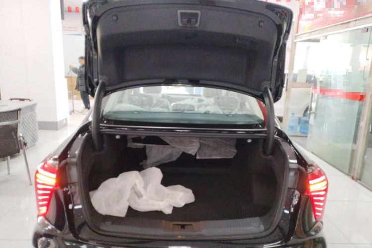 Used Hongqi H5 2025 1.5T DCT Qiyun 500 000th Unit Commemorative Edition
