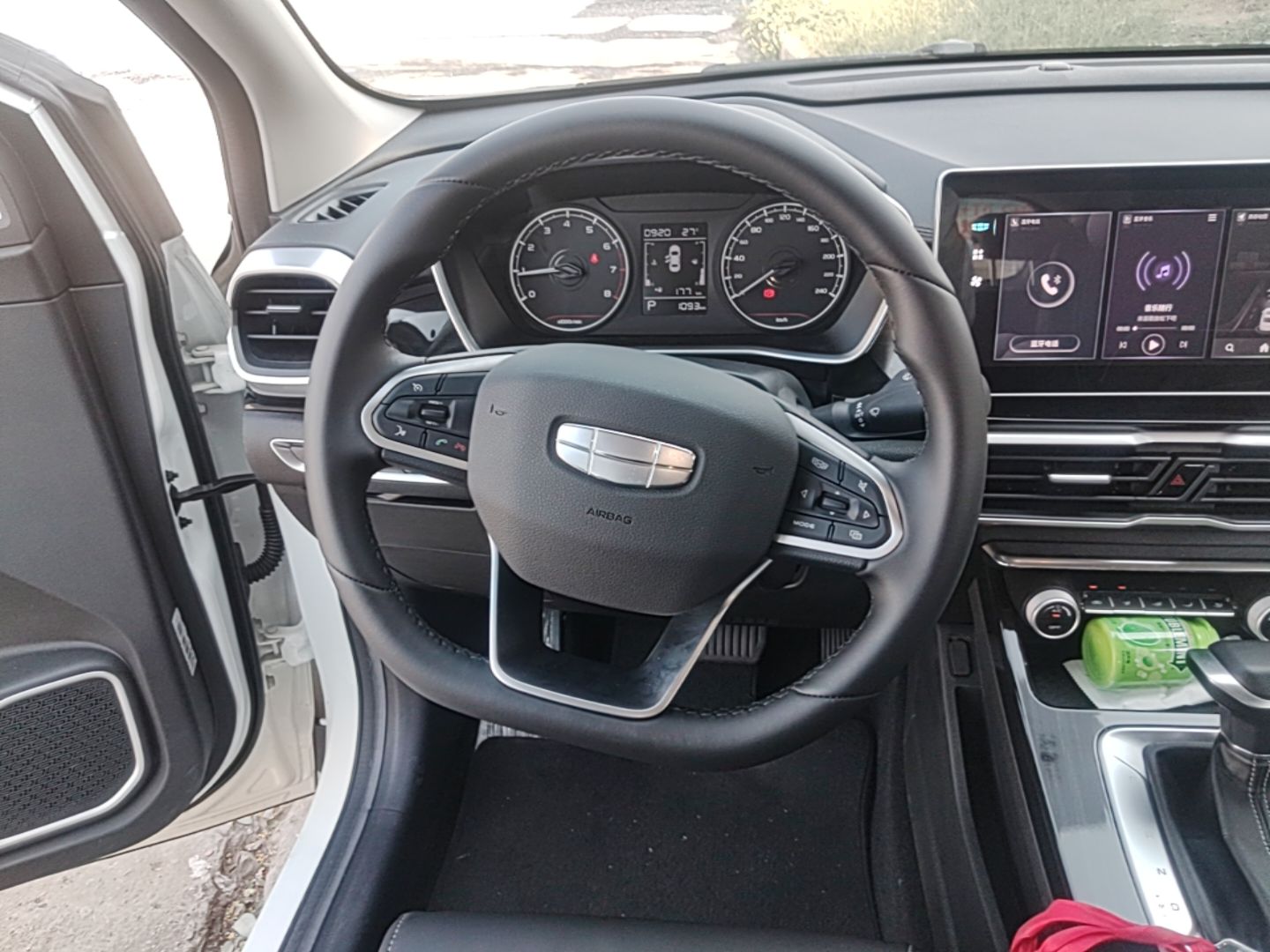 Geely Auto Coolray 2025 Model 1.5L CVT Superpower Edition MAX — снимка 15