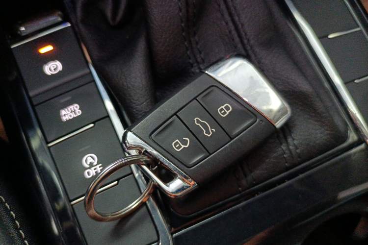 Used Volkswagen Passat 2020 330TSI Elite Edition China VI
