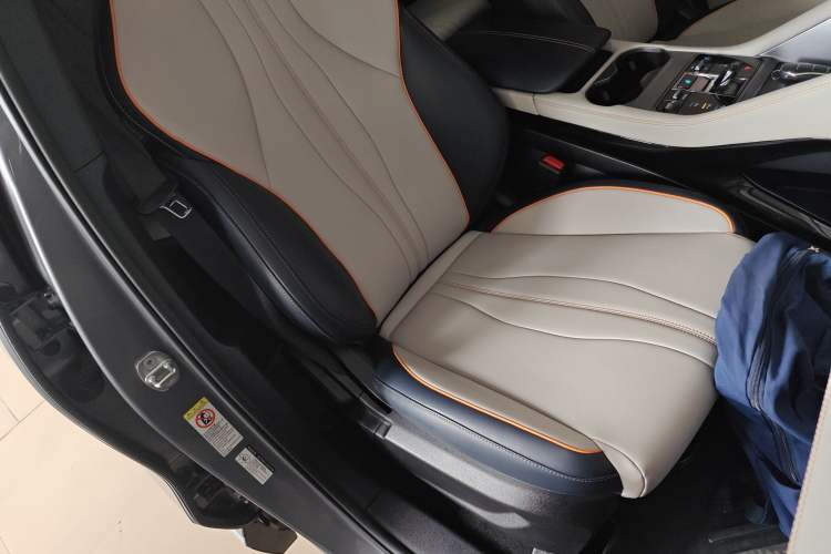 Used BYD Song PLUS New Energy 2024 HONOR Edition DM-i 110km Flagship Model Right Front Seat