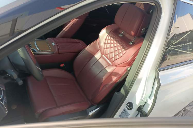 Used Hongqi E-HS9 2022 660 km Range Flagway Edition Six Seats
