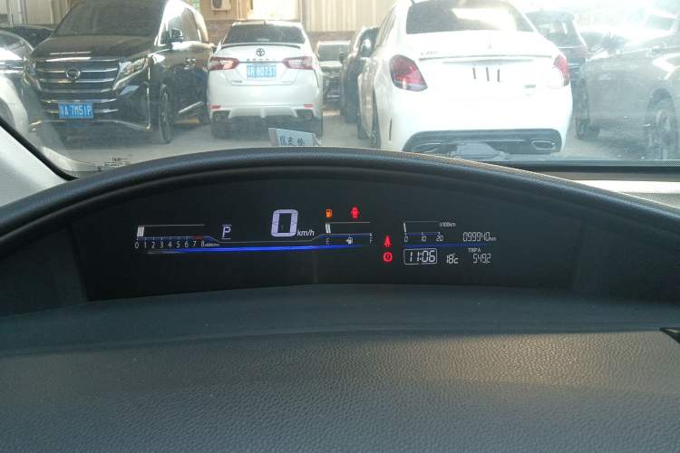 Used Honda Jade 2017 1.8L automatic Comfort version 5 seats
