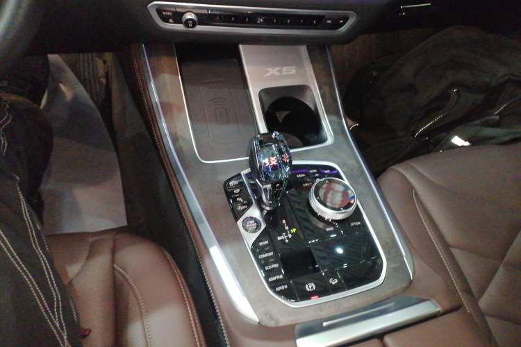 Used BMW X5 2022 Restyled xDrive 30Li Luxury Version M Sport Package
