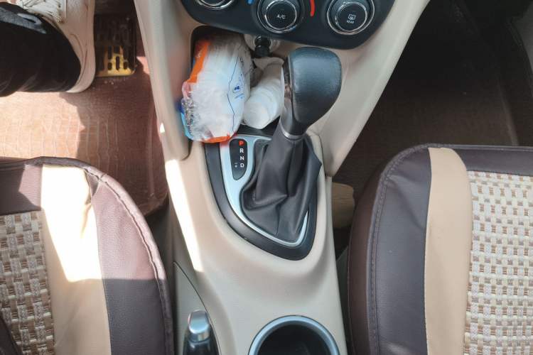 Used Fiat Viaggio 2012 1.4T Automatic Jingxiang Edition Gear Lever