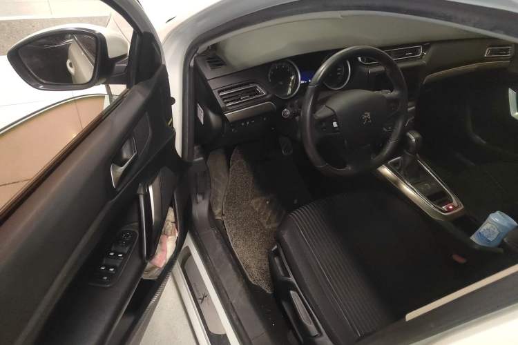 Used Peugeot 408 2015 1.2T Automatic Luxury Edition Driver Seat