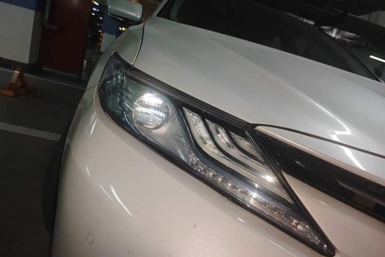 Used Toyota Camry 2018 Dual-Engine 2.5 HG Luxury Edition Right Front Headlight