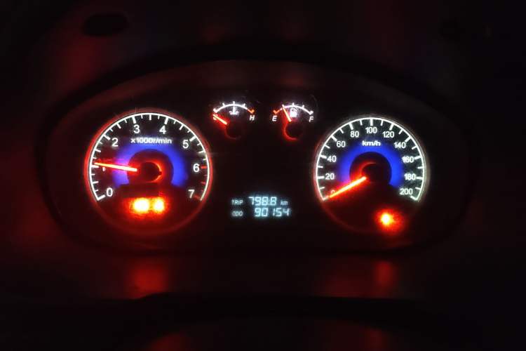 Used Dongfeng Fengon 2013 1.5L Manual Deluxe Model DK15 Instrument Cluster