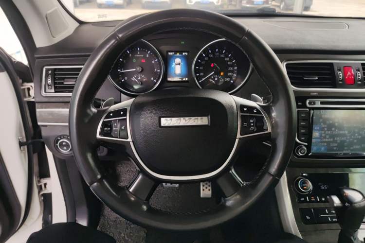 Used Haval H8 2015 2.0T Two-Wheel-Drive Standard Version
