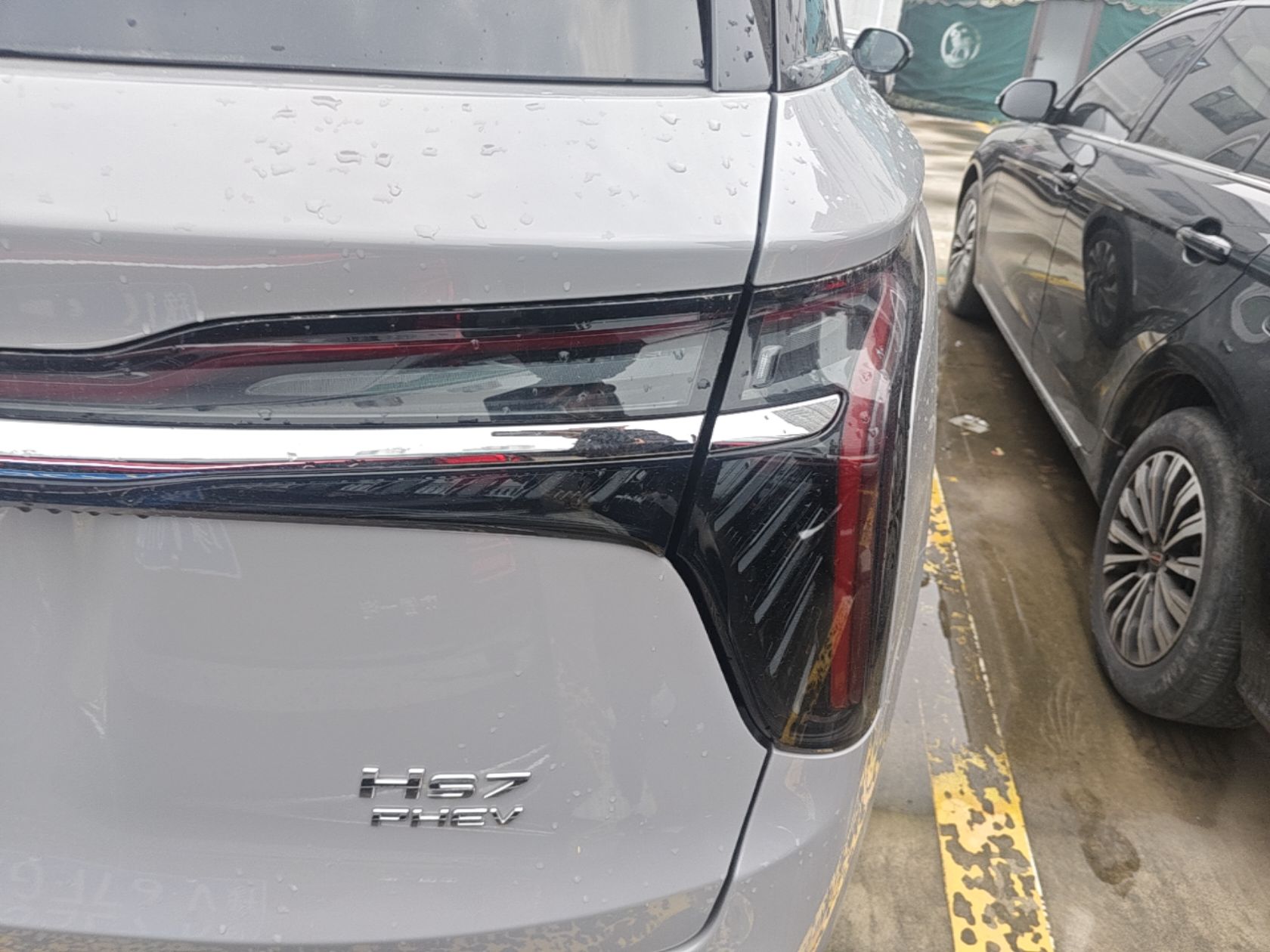 Hongqi HS7 PHEV 2024 2.0T PHEV Four-Wheel-Drive Flagship Edition 6 Seats — снимка 9