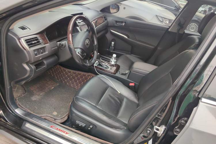 Used Toyota Camry 2016 2.0G 10th Anniversary Leading Edition
