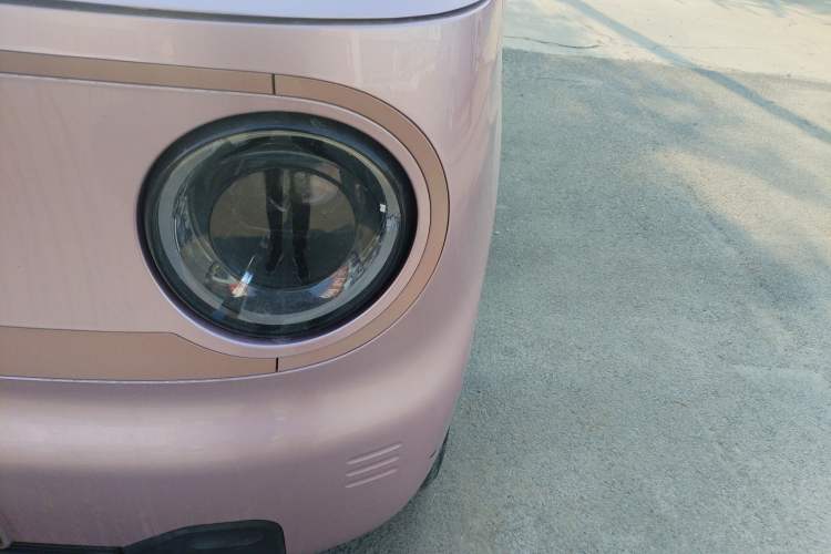 Used Geely Galaxy Panda 2024 Panda Mini 200km Endurance Bear Left Front Headlight