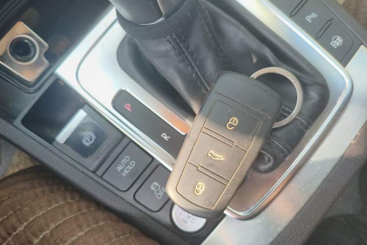 Used Volkswagen CC 2015 3.0 FSI V6 Vehicle Key