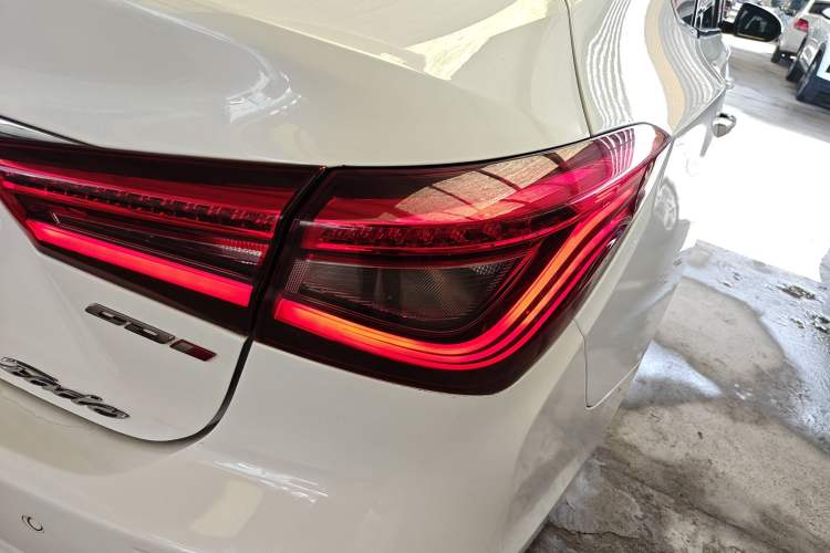 Used CHANGAN Eado 2019 High-Energy Edition 1.6L GDI Manual Pioneer Model China VI Standard