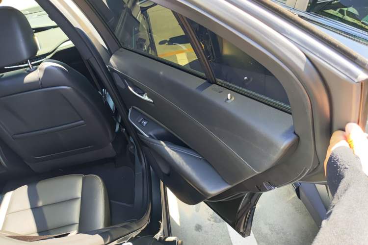 Used Cadillac XT4 2018 28T Two-Wheel Drive Leading Version