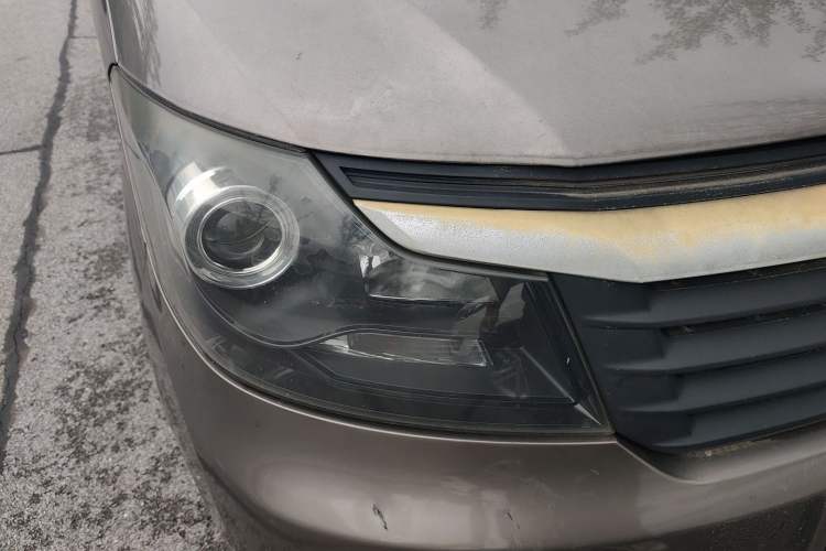 Used CHANGAN KAICHENG Ruixing M90 2018 2.0L Value-Added Flat-Top Liftback 6-Seater 4G94S Right Front Headlight