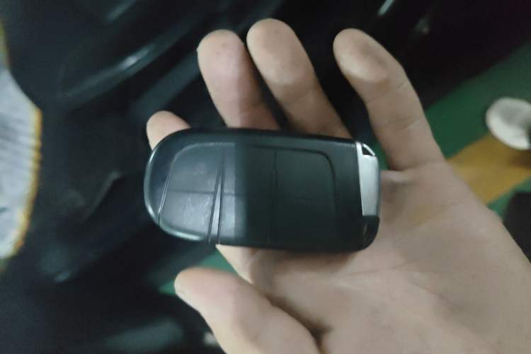 Used Dodge Journey 2013 2.4L Two-Wheel Drive Luxury Version Vehicle Key