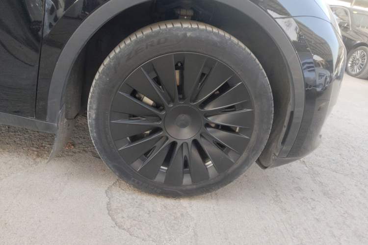 Used Tesla Model Y 2022 Revised Version Rear-Wheel Drive Right Front Wheel Hub