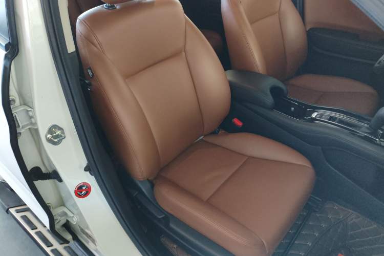 Used Honda Vezel 2017 1.5L CVT 2WD Comfort Model Right Front Seat