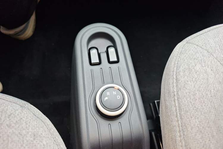 Used Wuling Hongguang MINIEV 2021 Macaron Premium Model – Lithium Iron Phosphate