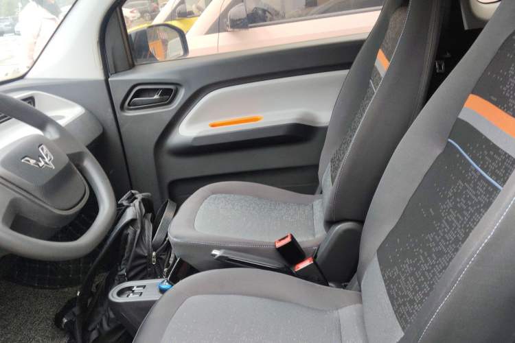 Used Wuling Hongguang MINIEV 2020 Enjoy Edition Lithium-Ion Battery Left Front Seat