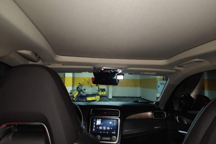 Used Lynk & Co 01 2017 2.0T Two-Wheel Drive Pro Edition Headliner