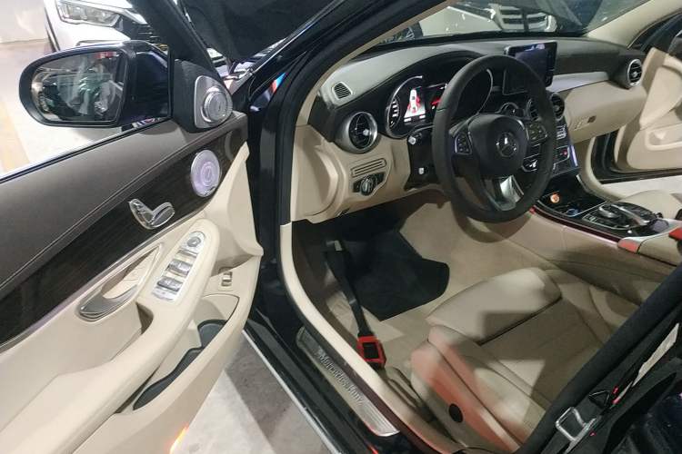 Used Mercedes-Benz C-Class 2018 C 180 L Fashion Model