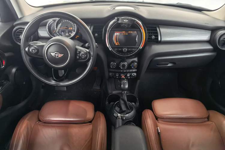 Used MINI 2015 1.5T COOPER Fun Five-Door Edition
