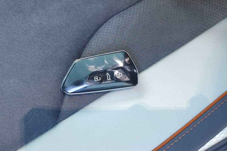 Used Volkswagen ID.6 CROZZ 2022 Long-Range PRO Edition
