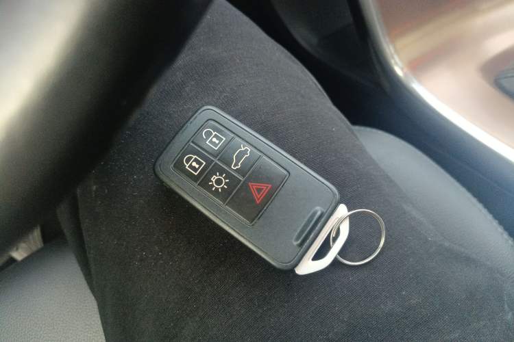 Used Volvo XC60 2015 T5 Smart Upgrade Model
