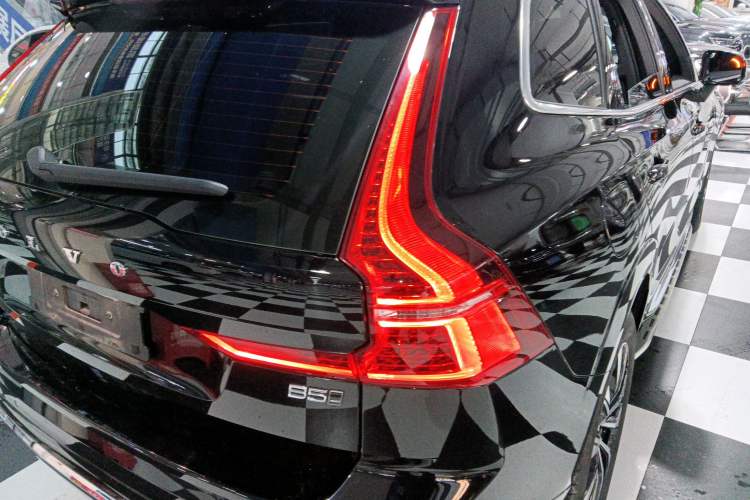 Used Volvo XC60 2023 B5 4x4 Smart Luxury Edition